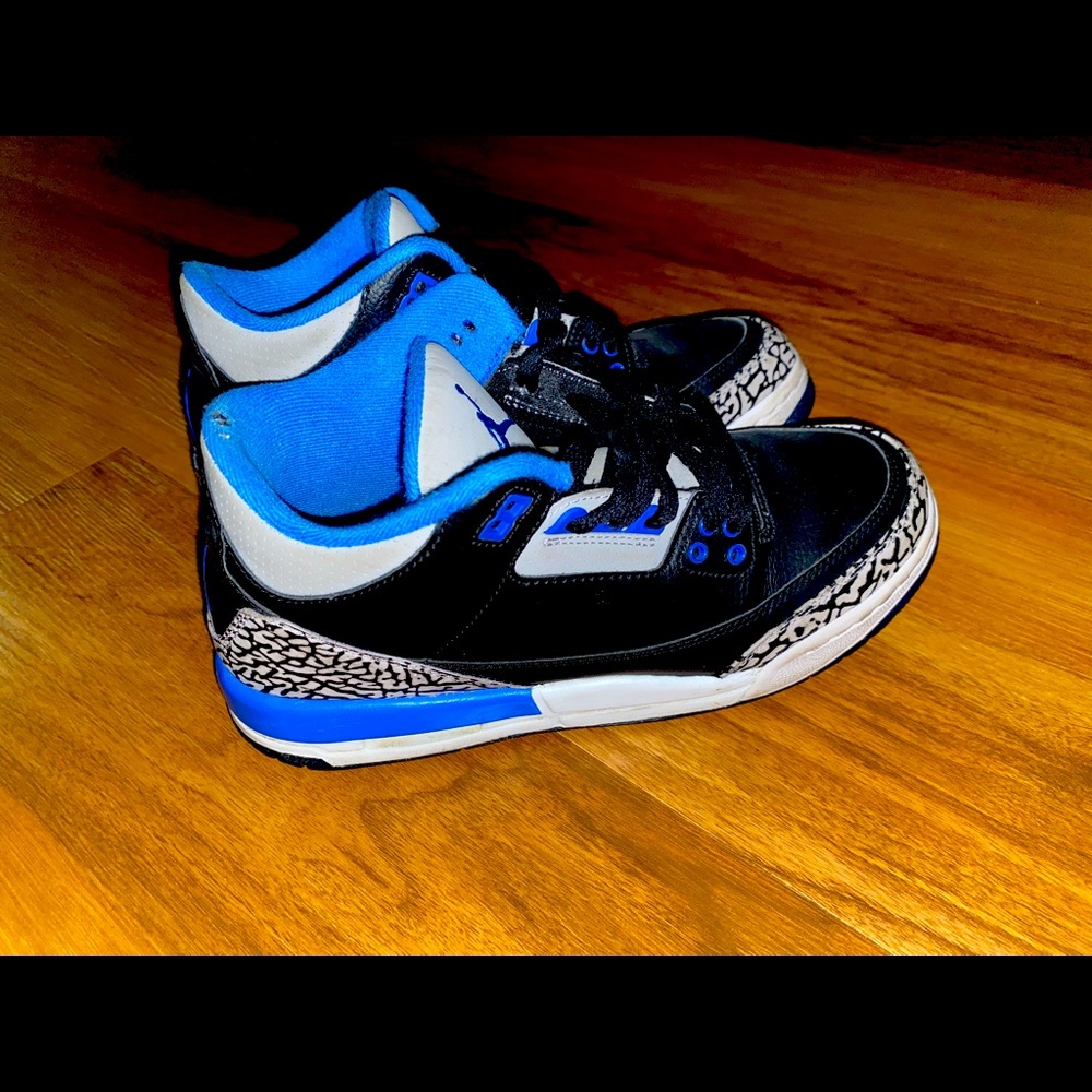 Air Jordan 3 size 6.5 kids lightly worn.